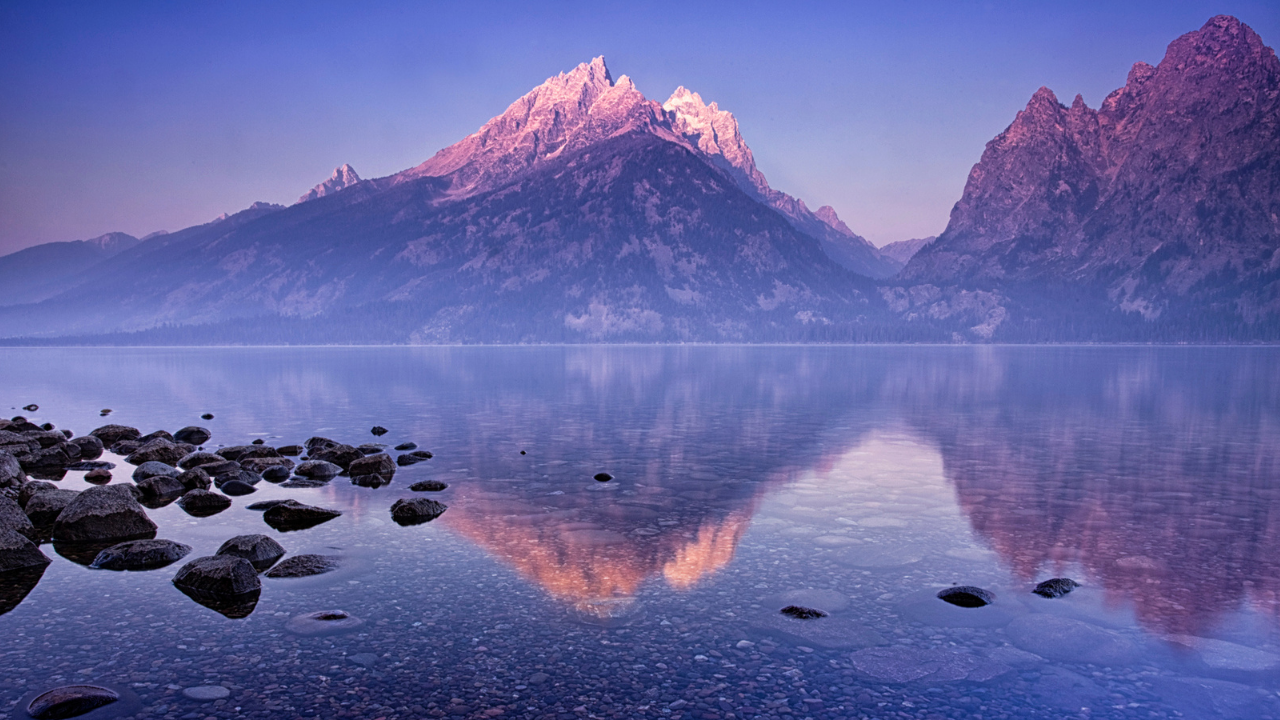 Encompassing of Divine Love